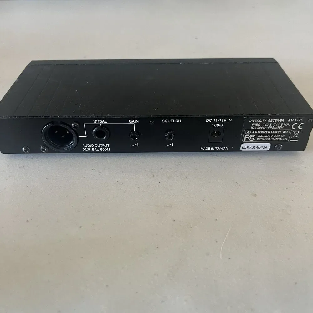 Sennheiser Microphone Diversity Receiver EM1-C Freeport Base Only. Excellent!